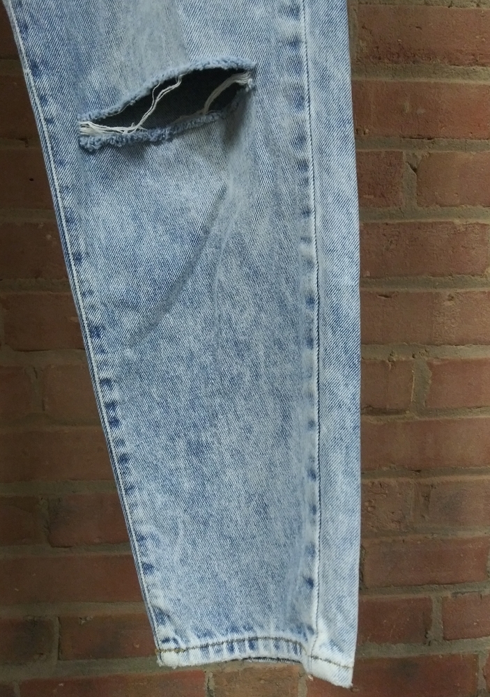 F21 | NWT Mid Rise Straight Fit Jeans - Picture 3 of 8
